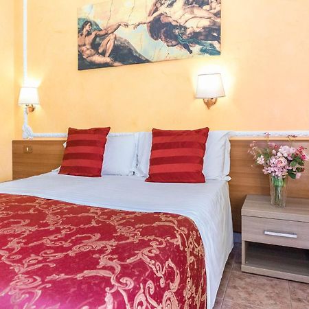 Downtown Accommodation Рим Экстерьер фото
