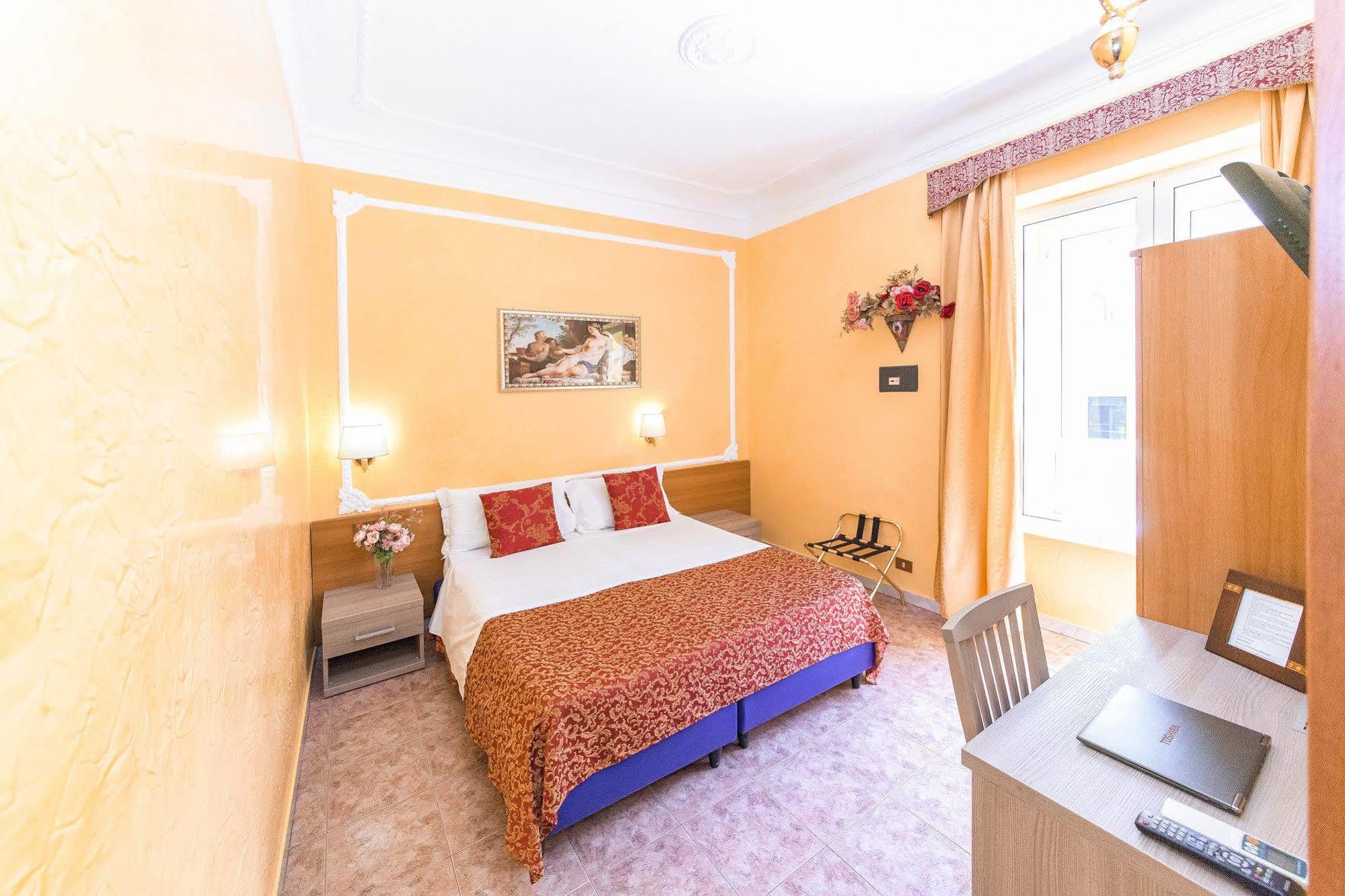 Downtown Accommodation Рим Экстерьер фото