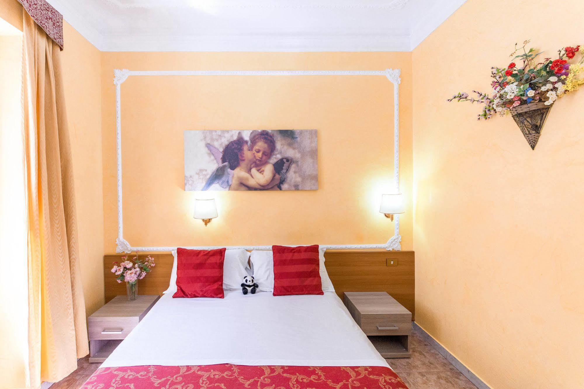 Downtown Accommodation Рим Экстерьер фото